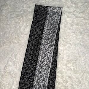 Michael Kors Scarf in Black & White